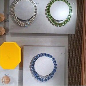 Сверх изящество и блеск чистейшей пробы вечерних изделий Swarovski Сверх изящество и блеск чистейшей пробы вечерних изделий Swarovski